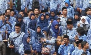 Forum Honorer telah menggelar aksi unjuk rasa di Kemendikbudristek dan Istana Negara