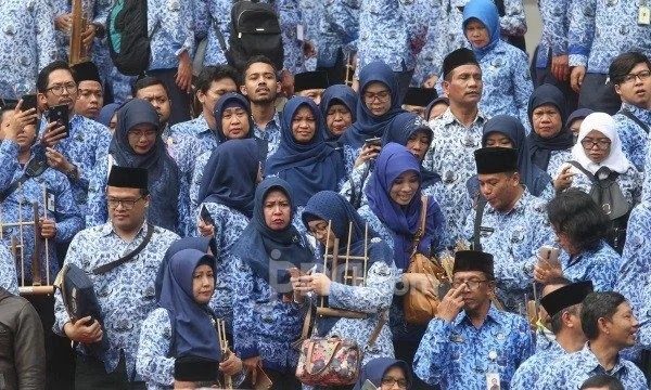 Forum Honorer telah menggelar aksi unjuk rasa di Kemendikbudristek dan Istana Negara