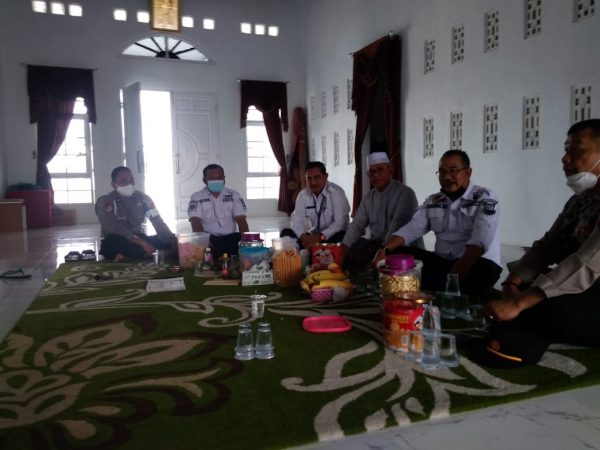Kapolsek Kresek Sambangi Tokoh Ulama di Kecamatan Gunung Kaler