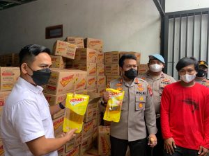 Polres Lebak Polda Banten Amankan 24 Ton Minyak Goreng Di Warung Gunung