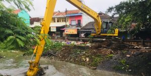 Proyek Normalisasi Sungai Ceplak Terkesan” Buang – Buang Energi”