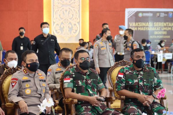 Pangdam XII/Tpr dan Forkopimda Hadiri Vaksinasi Serentak Yang Dipimpin Presiden Secara Virtual