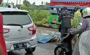 Diduga Menjadi Korban Tabrak Lari Seorang Pemuda Ditemukan Warga Tergeletak Dijalan Raya Mauk Dengan Kondisi Mengenaskan