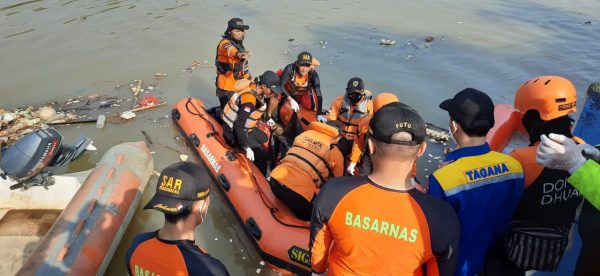 Tim SAR Gabungan Temukan Pria Tanpa Identitas Tenggelam Di Kali Cisadane