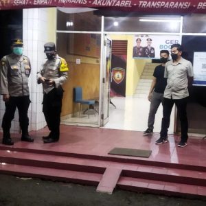 Jajaran Anggota Polsek Balaraja Polresta Tangerang Tingkatkan Pengamanan Mako Polsek