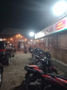 Pecandu Kuliner Sate & Sop Kambing Kini Hadir Di Perapatan Merak” Sate Cucu Musa Kumis”