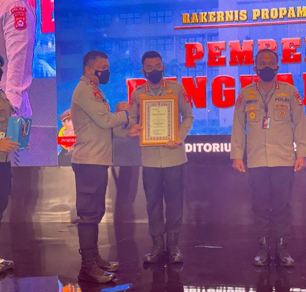 Bid Propam Polda Lampung Terima Penghargaan Kinerja Terbaik Dari Kapolri