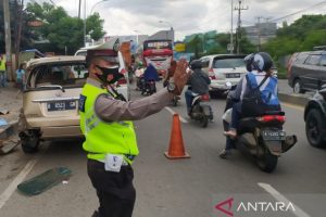 Pihak polisi senin (18/04) akan mulai terjadi kenaikan jumlah motor dan mobil di lintas Jalan Gatot subroto-Jalan serang