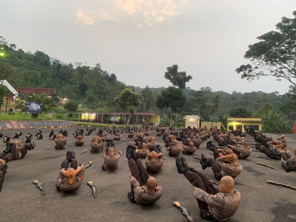 Jaga Imun Siswa SPN Polda Banten Gelar Binsik Pagi