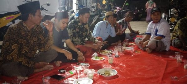 Kades Rancailat Kresek,Gelar Buka Bersama Aparatur Pemerintah Desa Dan Masyarakat Sekitar