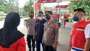 Kapolresta Serang Kota Cek Ketersediaan BBM Di Jalan Tol Tangerang – Merak Rest Area KM – 68A