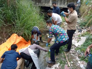 Polresta Serang Kota Olah TKP Temuan Mayat Di Saluran Air