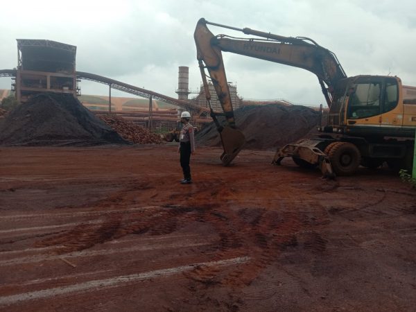 H+3 Lebaran Ditpamobvit Polda Banten Tetap Melakukan Pengamanan Di PT Krakatau Posco.