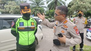 Pantau Arus Balik,Kabid Humas Polda Banten Bersama Kapolresta Serang Kota Tinjau Rest Area KM 68 Tol Merak-Cikupa