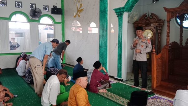 Jumat Berkah,…Jumat Keliling Berjamaah Bersama Kapolsek Balaraja Di Mesjid Jami As-SidiQ Sentul Balaraja