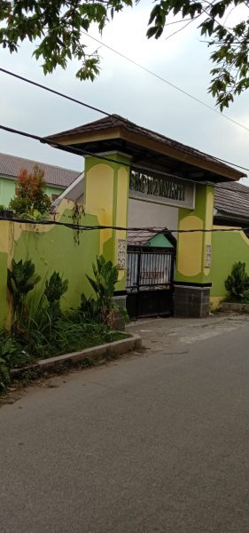 Direktur PT. PLN UP3 Cikupa Distribusi Banten Harus Bertangung Jawab Terkait Kabel-Kabel Berserakan Di Badan Jalan