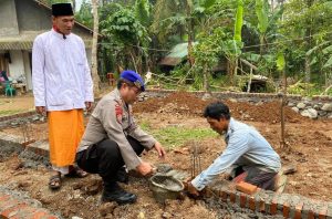 Wadirpolairud Polda Banten Letakan Batu Pertama Pembangunan Majelis Taqlim Al Badar Al Atos