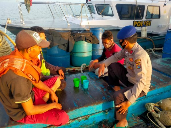 Satpolairud Polresta Tangerang Melaksanakan Kegiatan Yu Ngopi Wae Bersama ABK Kapal Jaring Tarik Berkantong