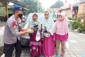 Commander Wihs Kapolda Banten, Warung Jum’at Ditpolairud Polda Banten Bagikan Ratusan Paket Sembako