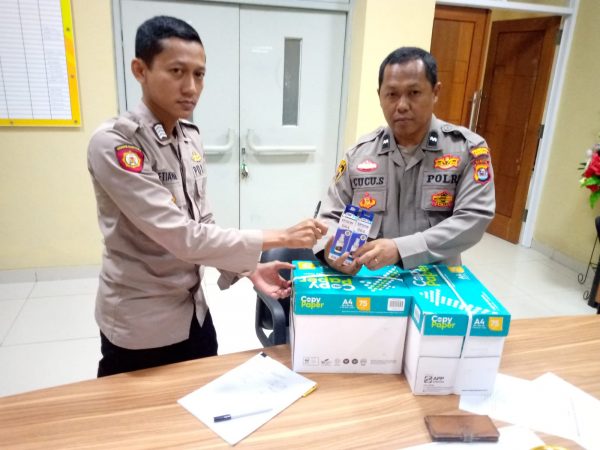 Bag Logistik Polresta Tangerang Laksanakan Kegiatan Pendistribusian ATK Operasional Personil Polresta Tangerang Dan Polsek Jajaran Polresta Tangerang