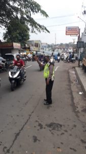 Polantas Polsek Balaraja Ciptakan Kamseltibcar Lantas Pagi Hari