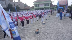 Dalam Rangka peringati Hari Olahraga Nasional, Babinsa Desa Telagasari Koramil 05/ Balaraja Hadiri Senam Massal Bersama Sanggar senam Need