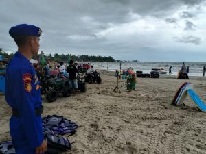 Disiplinkan Harkamtibmas, Ditpolairud Polda Banten Sambang Pantai Wisata Anyer