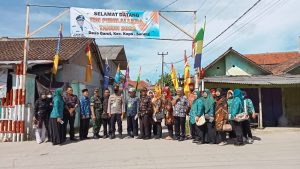 Tim Penilai Sambangi Kampung Bersih LKDA Desa Garut