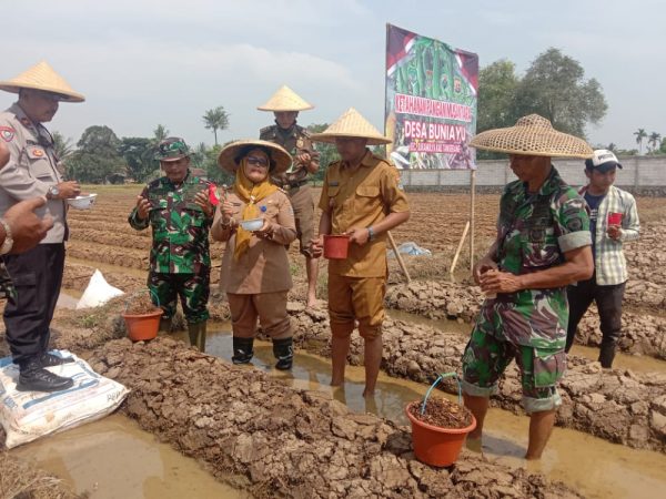 Muspika Kecamatan Sukamulya Manfaatkan Lahan Tidur Dukung Ketahanan Pangan