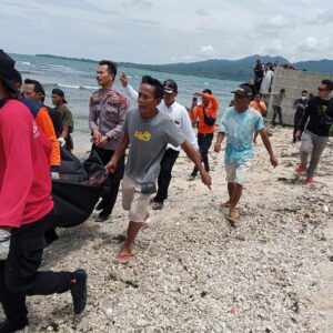 Korban Tenggelam  Di Pantai Paradis Carita Ditemukan Satpolairud Polres Pandeglang