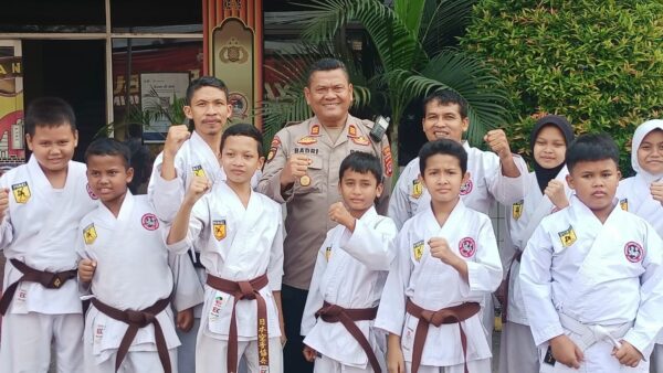 Kapolsek Balaraja Lakukan Silaturahmi dengan Pengurus Serta Atlet Institut Karate-Do Nasional (Inkanas)