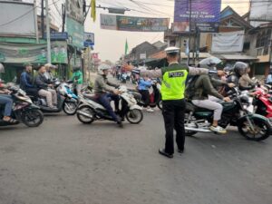 Cegah Terjadinya Kemacetan Bripka Landung Setyawan Stong Poin Pagi Gatur Lalin