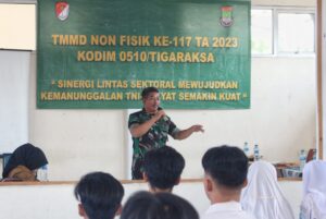 Cegah Kenakalan Remaja Pawas TMMD Non Fisik Ke 117 Kodim 0510/Tigaraksa bersama Dinsos Kab Tangerang Penyuluhan di SMK Insan Madani