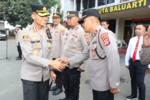 Kapolresta Tangerang Pimpin Apel pagi dan Kesiapan Personil Polsek Balaraja Polresrta Tangerang.