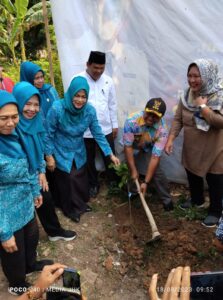 Kunjungan Monev Penggerak PKK Provinsi Banten Ny. Tine Al-Muktabar