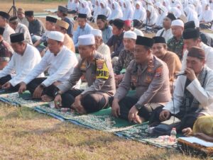 Kapolresta Tangerang Hadiri Zikir dan Sholawat Bersama Dengan Masyarakat Kecamatan Rajeg*