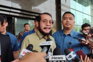 Anwar juga membantah kabar bahwa ketika itu dirinya tak ikut memutus perkara karena ingin menghindari konflik kepentingan.