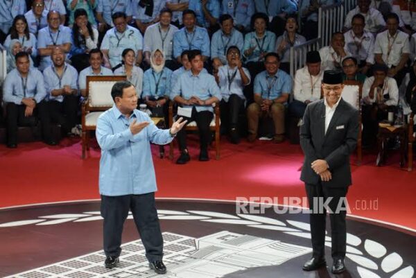 Andre menyebut Anies juga rela melakukan kebohongan publik demi meraih kekuasaan.