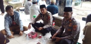 WakaPolsek Balaraja Pimpin anggota untuk melayat(Takziah) di Sukamulya.