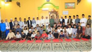 Sekda Ingatkan Kebersamaan dalam Tarawih Keliling di Masjid Jamiatul Khair