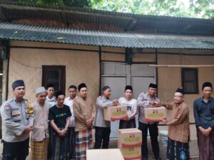 Penyaluran Bantuan Sosial Bapak Kapolda Banten Irjen Pol .Abdul Karim, Sik, M.Si. ke Ponpes di wilayah hukum Polsek Balaraja.