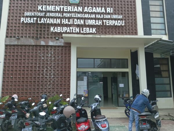 Buruknya Pelayanan Publik Kemenag Lebak, Kasubag TU dan Kasi Hajawa Kemenag Lebak Abaikan UU Nomor 25 Tahun 2009*