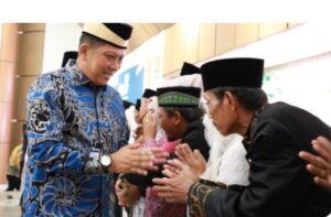 “Pj Bupati Tangerang Hadiri Resepsi Isbat Pernikahan Massal