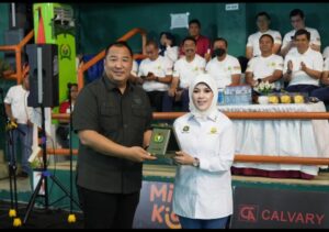 Kajati Jatim Mia Amiati Buka Kejuaraan Bulutangkis Piala Kajati Jatim 2024