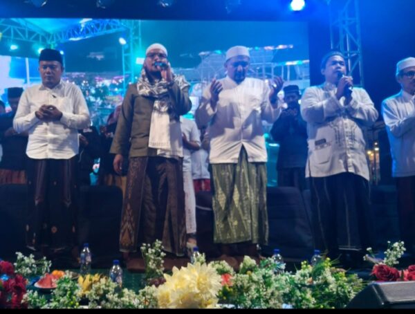 Aliansi Madura Indonesia Getarkan Serambi Ampel Dengan Sholawat