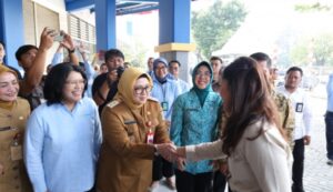 Wabup Tangerang Dampingi Menteri Komdigi Tinjau Cek Kesehatan Gratis Sekolah Hari Pertama di BPK Penabur Gading Serpong