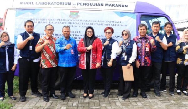 Sidak Pasar Tradisional, Wabup Intan Pastikan Stok dan Harga Bahan Pangan Stabil