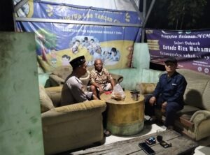 Bhabinkamtibmas Kelurahan Sukamulya Laksanakan Satkamling dan Antisipasi Perang Sarung