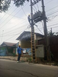 Pemerintah Kab.Tangerang wujudkan Daerah semakin gemilang, Lampu PJU menerangi Desa Cisereh bersinar mantap jasa